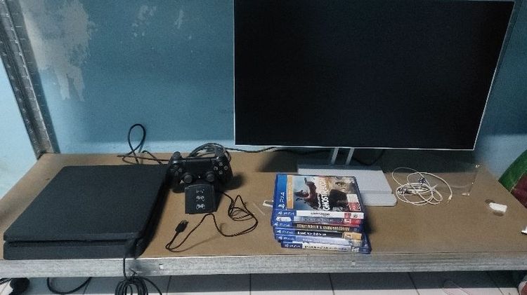 Sony เครื่องเกมส์โซนี่ เพลย์สเตชั่น PS4 (Playstation 4) ps4+เกม+จอ