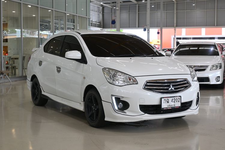 รถ Mitsubishi Attrage 1.2 GLX สี ขาว