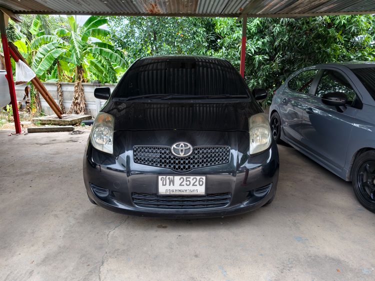 รถ Toyota Yaris 1.5 E สี ดำ