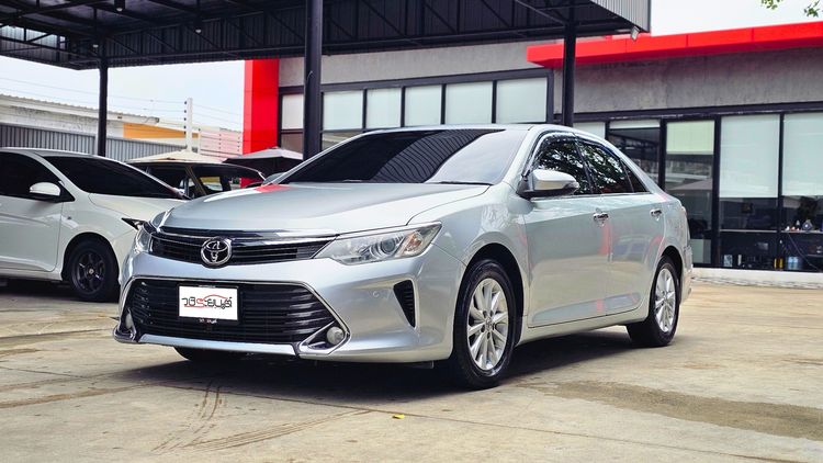 รถ Toyota Camry 2.0 G สี เทา