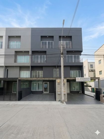มีบางส่วน 2020 ทาวน์โฮม 3 ชั้น ทำเลดี เดินไปอิมแพคได้🏡✨