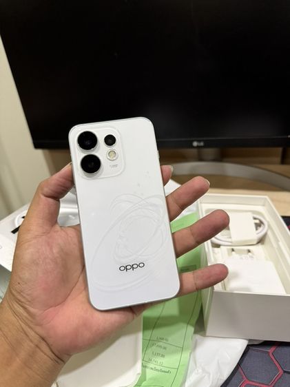 Oppo Reno 16 5G 256GB สวยใสเหมือนได้มือ 1 กล้องสวย เล่นเกมลื่น สอบถามได้ครับ