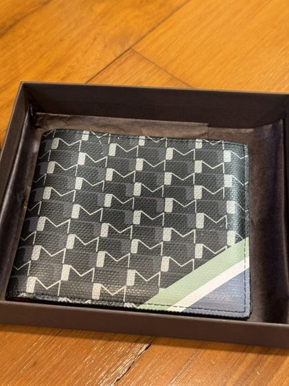 อื่นๆ หนังแท้ ชาย ปล่อย MOYNAT Paris กระเป๋าสตางค์พับ 2 ตอน ลาย Monogram สีดำ/เทา ดีไซน์เรียบแต่โดดเด่น ด้านในเป็นหนังสีส้ม สวยมากครับ