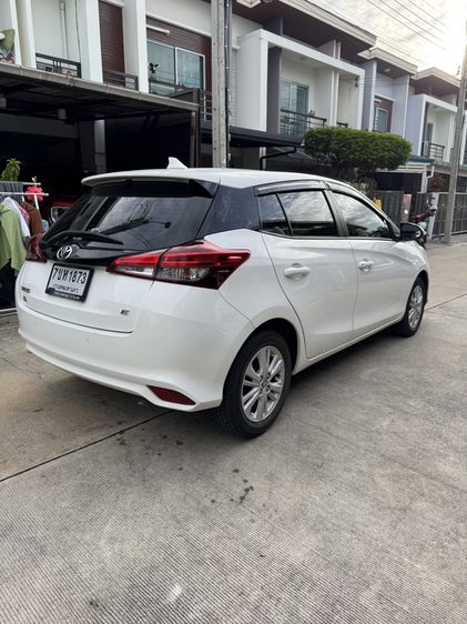Toyota Yaris 2018 1.2 E Sedan เบนซิน ไม่ติดแก๊ส เกียร์อัตโนมัติ ขาว รูปที่ 4