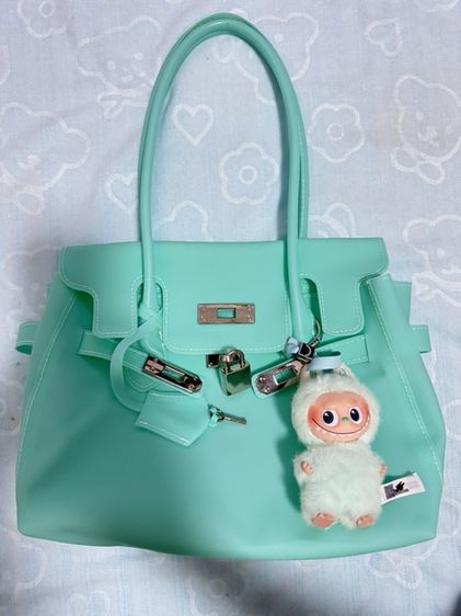 กระเป๋าถือ JELLY BAG พร้อม LABUBU รูปที่ 4