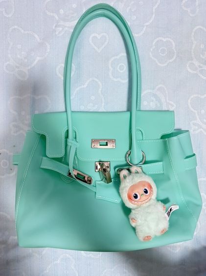 กระเป๋าถือ JELLY BAG พร้อม LABUBU รูปที่ 2