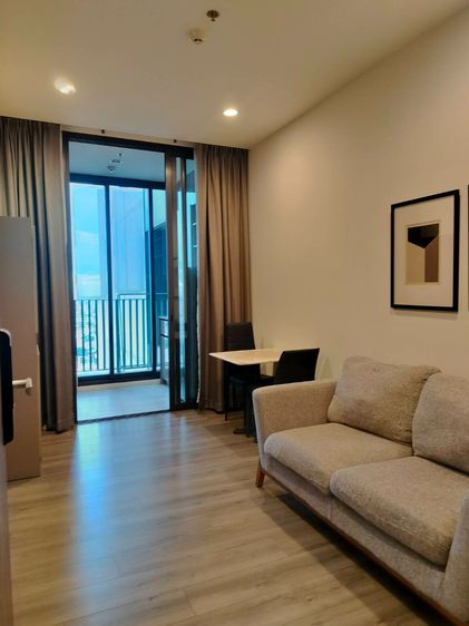 Whizdom Essence Sukhumvit for rent 1 bedroom 1 bathroom 35 sqm rental 17k