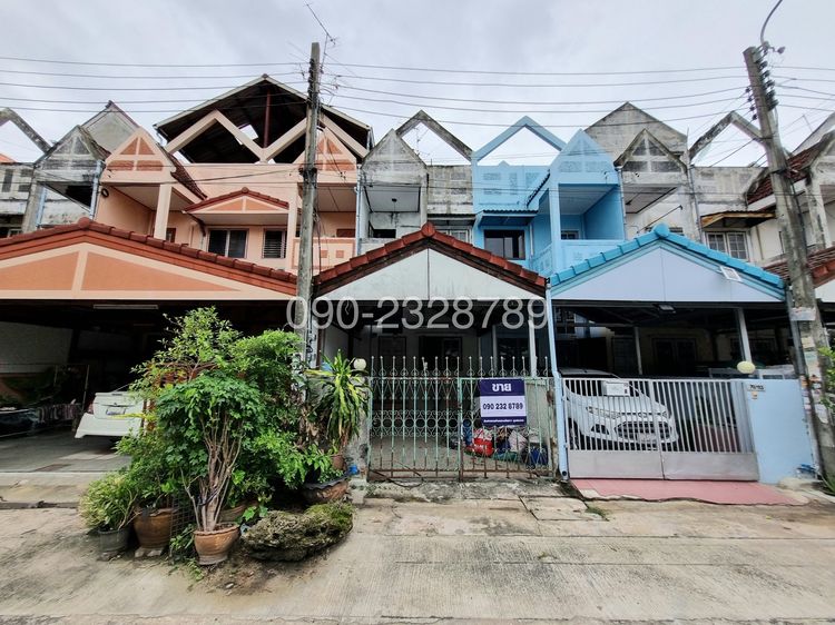 อื่นๆ ไม่มี ทาวน์เฮ้าส์ 3 ชั้น หมู่บ้านจิตรณรงค์ 1 หน้าวัดปราสาท บางกร่าง