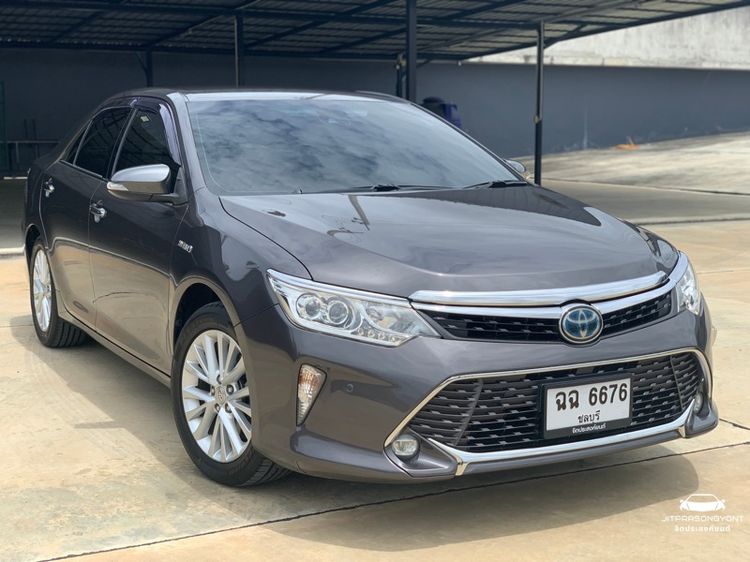 รถ Toyota Camry 2.5 Hybrid Premium สี เทา