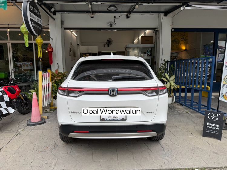 Honda HR-V 2024 1.5 EL e:HEV Sedan เบนซิน เกียร์อัตโนมัติ ขาว รูปที่ 4