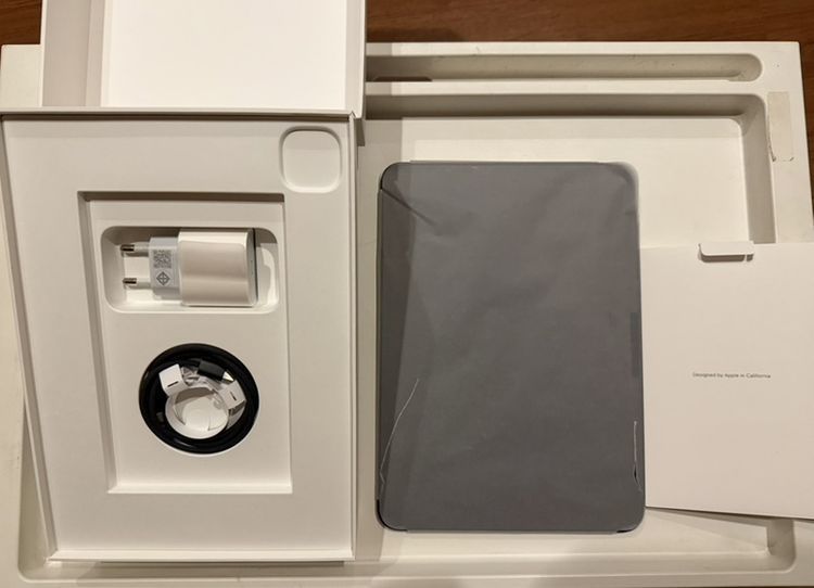 256 GB iPad Pro 11 M4, WiFi 256GB Space Black พร้อมด้วย Apple Magic Keyboard สีดำ