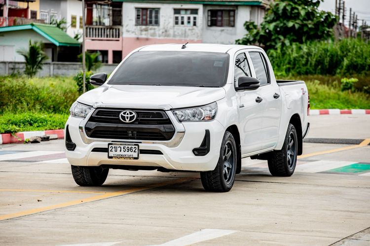 Toyota Hilux Revo 2023 Double Cab 2.4 Mid Z Edition Pickup ดีเซล เกียร์ธรรมดา ขาว