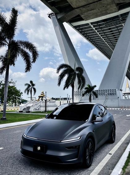 Tesla Model Y 2025 Launch Series Utility-car ไฟฟ้า ไม่ติดแก๊ส เกียร์อัตโนมัติ เทา