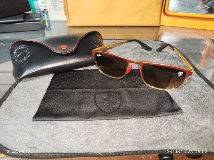 Ray-Ban แว่นตากันแดด แว่นกันแดด RayBan&Ferrari รวมมือกันออก(RayBan x Ferrari Collection) รุ่น RB3726M สภาพใหม่มากเหมือนของมือหนึ่งเลยครับ