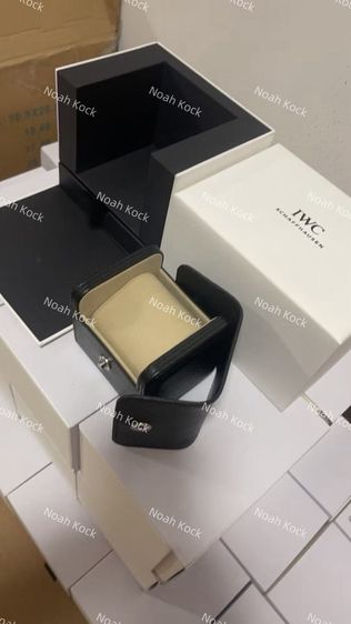 อื่นๆ กล่องนาฬิกา IWC Schaffhausen ของแท้ 100% ครบชุด ของใหม่มือหนึ่ง (เฉพาะกล่อง ไม่รวมนาฬิกา) Authentic IWC Watch Box Full Set