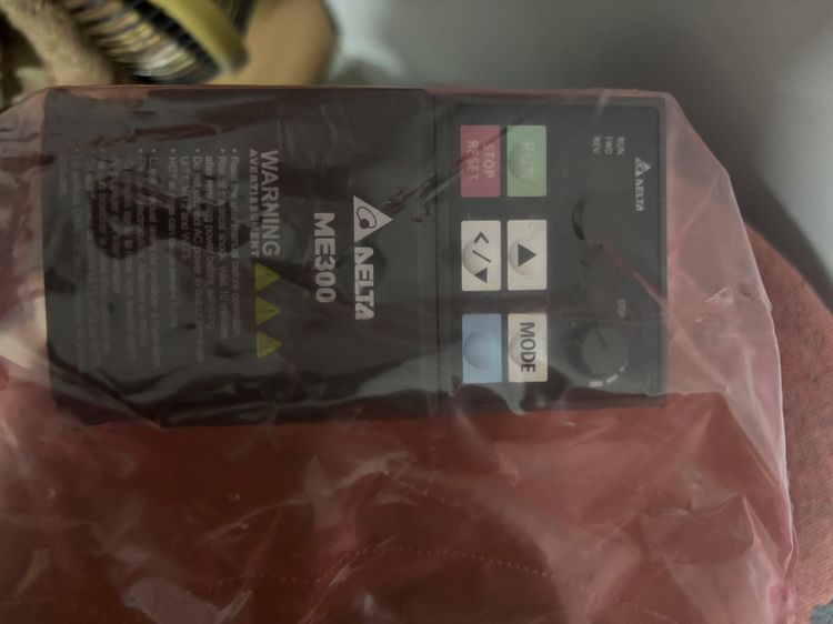 อินเวอร์เตอร์ รุ่น Delta 0.75kw ไฟ3 เฟส มือ1 มีกล่องถุงยังไม่ได้แกะ รูปที่ 2