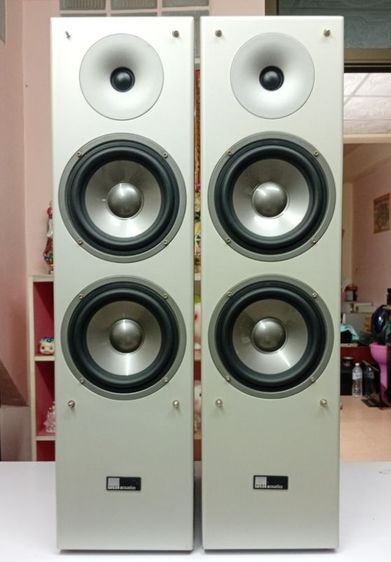 USA..PURE Acoustic Junior ตู้ลำโพง ดอก 6.5 นิ้ว 8 โอห์ม 175 วัตต์RMS สภาพสวยใช้งานได้ปกติ คู่ละ 3900 บาท ลำโพง JBL Pro 3 ดอก 5 นิ้ว คู่ละ 2900 บาท