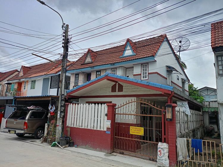 ขายทาวน์เฮ้า 2 ชั้น 2 นอน 2 น้ำ ขนาด 19.5 ตรว.