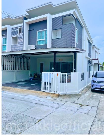 ไม่มี 2019 ใช่ บ้านหลังมุม มบ.ติดถนนหลัก สุขุมวิท - บางแสน ชลบุรี🏡 โครงการอรินสิริ @สุขุมวิท (แปลงมุม) โทร 061-429-6494
