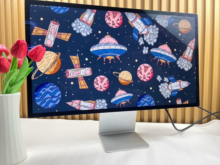 Studio Display 27-inch Retina 5K Stand Glass • 64135 รูปที่ 2