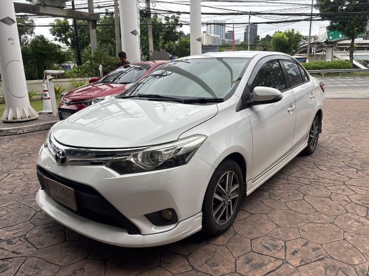 รถ Toyota Vios 1.5 G สี ขาว