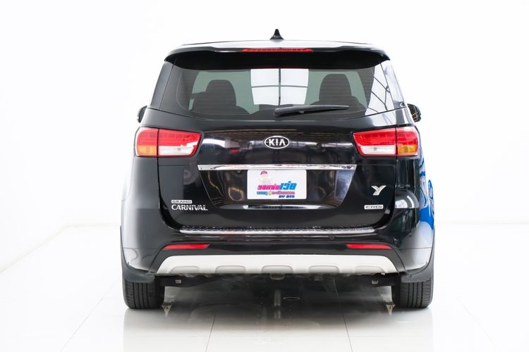Kia Grand Carnival 2017 2.2 EX Van ดีเซล ไม่ติดแก๊ส เกียร์อัตโนมัติ ดำ รูปที่ 2