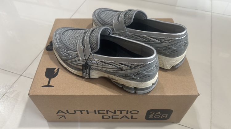รองเท้าส้นแบน ผ้า UK 6 | EU 39 1/3 | US 7.5 เงิน New balance 1906L