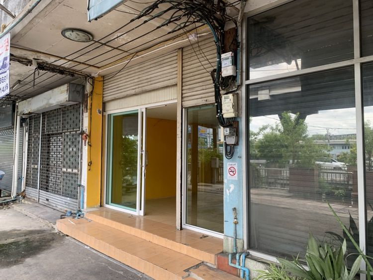 ไม่ใช่ ปล่อยพื้นที่ตึกแถวชั้นล่าง ติด ถนน วิภาวดีรังสิต