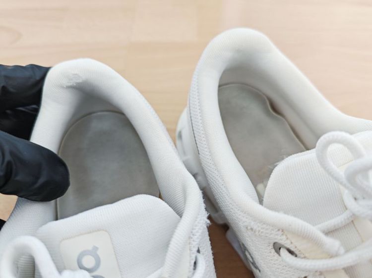 (42.5eu) On Running Cloud 6 - White/White รูปที่ 12
