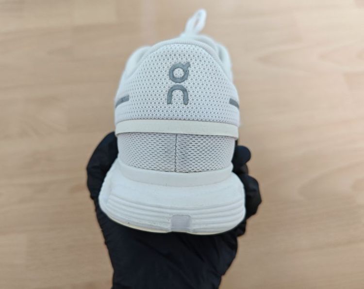 (42.5eu) On Running Cloud 6 - White/White รูปที่ 16