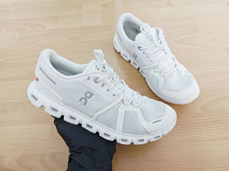 (42.5eu) On Running Cloud 6 - White/White รูปที่ 3