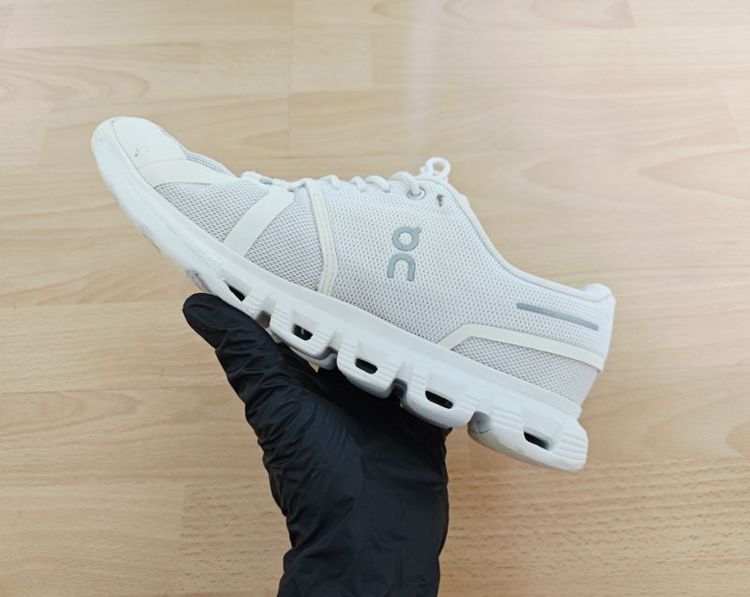(42.5eu) On Running Cloud 6 - White/White รูปที่ 7
