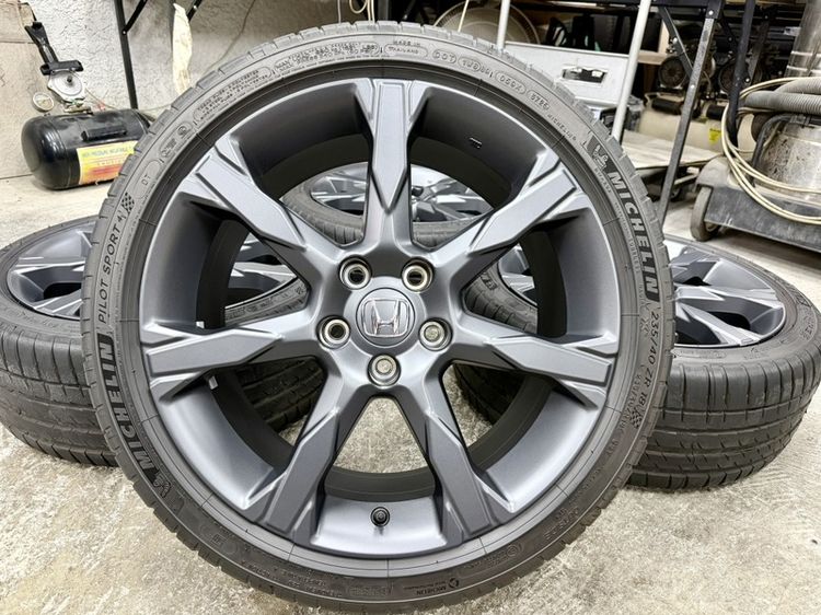 ล้อแม็ก HONDA CIVIC RS ขอบ 18” ถอดป้ายแดงยาง MICHELIN 235-40R18 ปี 25 พื้นปี 26 ตุ่มหน้ายางยังอยู่ครบ
