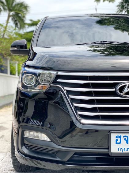 Hyundai H-1  2018 2.5 Elite Van ดีเซล ไม่ติดแก๊ส เกียร์อัตโนมัติ ดำ รูปที่ 2