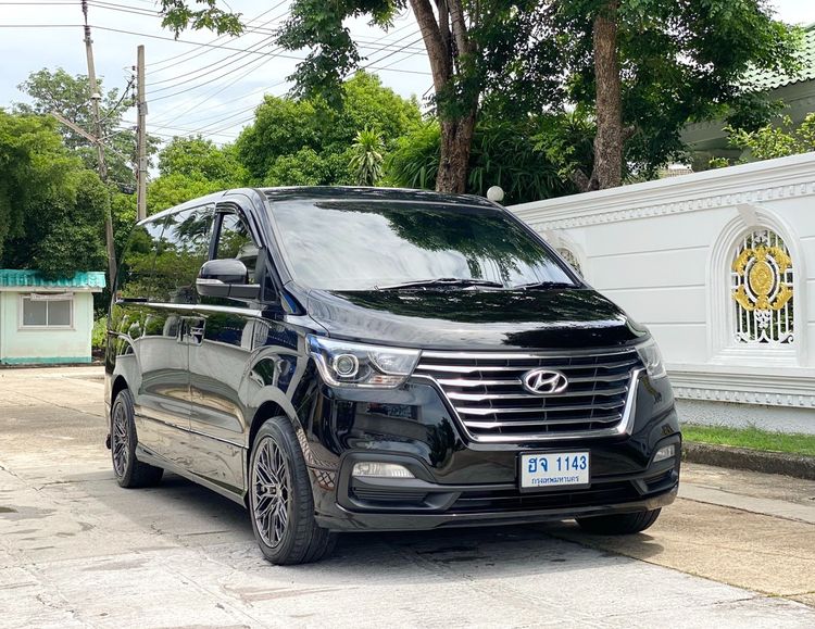 Hyundai H-1  2018 2.5 Elite Van ดีเซล ไม่ติดแก๊ส เกียร์อัตโนมัติ ดำ รูปที่ 3
