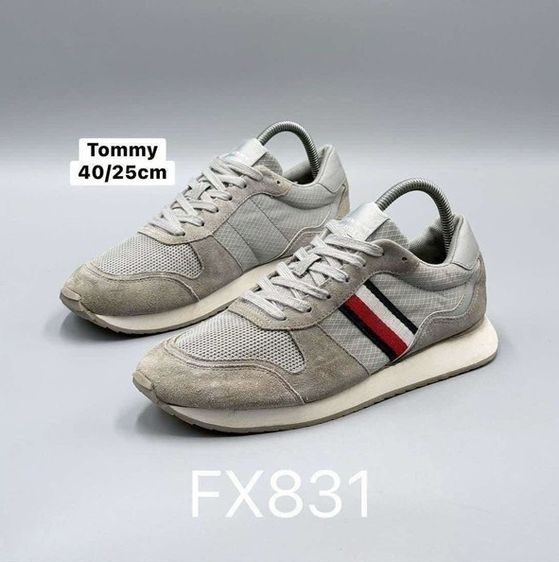 Tommy Hilfiger รองเท้าผ้าใบ ขนาดอื่น ๆ อื่นๆ รองเท้า Tommy แท้ 💯 เบอร์ 40 คนเท้า 25-26 cm ใส่ได้ครับ สภาพดีมากพื้นเต็ม ดีเทลสวย ตัดเย็บดีมาก