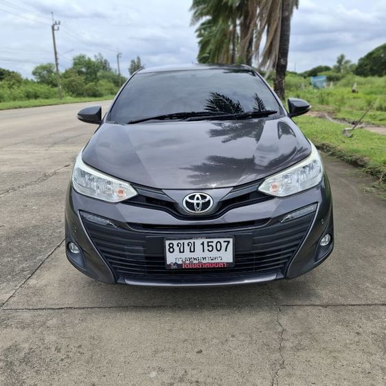 รถ Toyota Yaris 1.5 G สี เทา