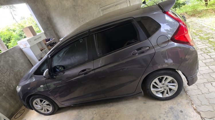 รถ Honda Jazz 1.5 V i-VTEC สี เทา