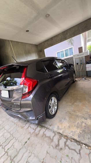 Honda Jazz 2017 1.5 V i-VTEC Sedan เบนซิน ไม่ติดแก๊ส เกียร์อัตโนมัติ เทา รูปที่ 3