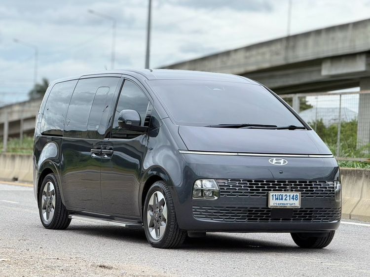 Hyundai Staria 2021 2.2 SEL Van ดีเซล ไม่ติดแก๊ส เกียร์อัตโนมัติ เทา