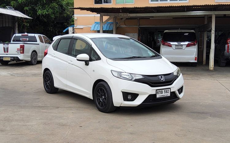 Honda Jazz 2017 1.5 S Sedan เบนซิน ไม่ติดแก๊ส เกียร์อัตโนมัติ ขาว รูปที่ 3