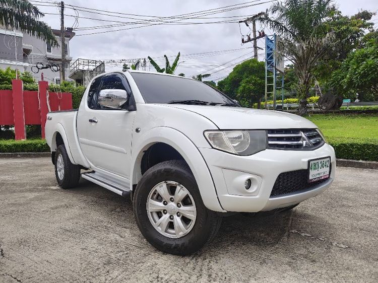 รถ Mitsubishi Triton 2.5 GLS Plus สี ขาว