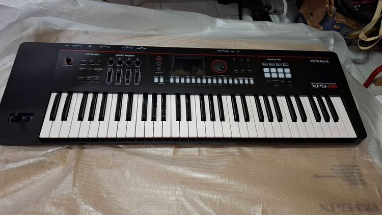 คีย์บอร์ดมาตรฐาน Roland XPS60 สภาพเหมือนใหม่ 