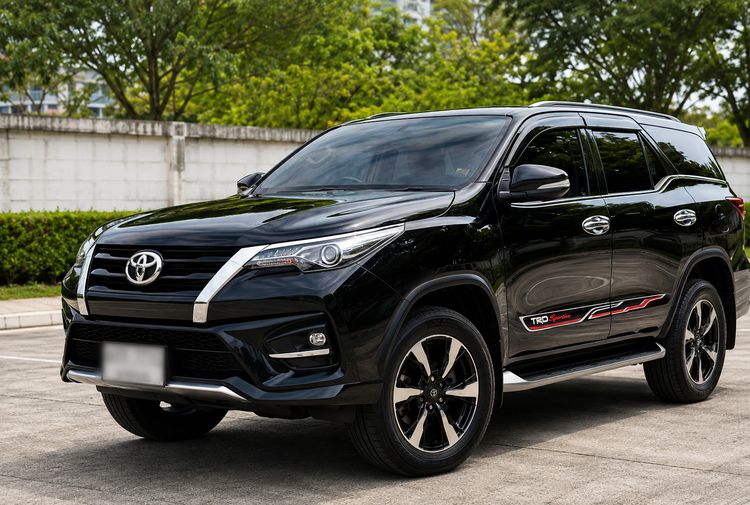 Toyota Fortuner 2019 2.8 V TRD Sportivo 4WD Utility-car ดีเซล เกียร์อัตโนมัติ ดำ