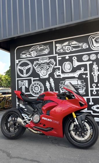 Ducati panigale v2