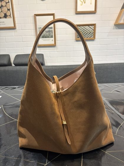 ผ้า น้ำตาล ขายกระเป๋าหนัง suede ยี่ห้อ Chato แท้ ออก shop