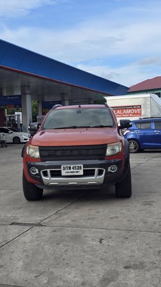 รถ Ford Ranger 3.2 Wildtrak 4WD สี ส้ม