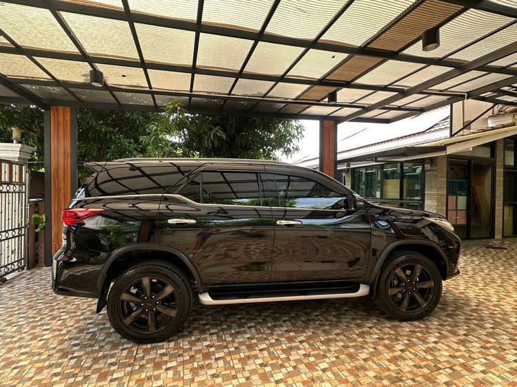 Toyota Fortuner 2018 2.8 TRD Sportivo Utility-car ดีเซล เกียร์อัตโนมัติ ดำ
