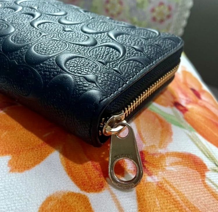 กระเป๋าสตางค์ Coach แท้  มีการ์ดและป้ายราคา  โค้ช แท้ รูปที่ 9