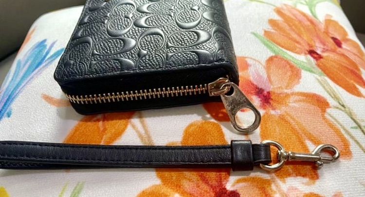 กระเป๋าสตางค์ Coach แท้  มีการ์ดและป้ายราคา  โค้ช แท้ รูปที่ 6